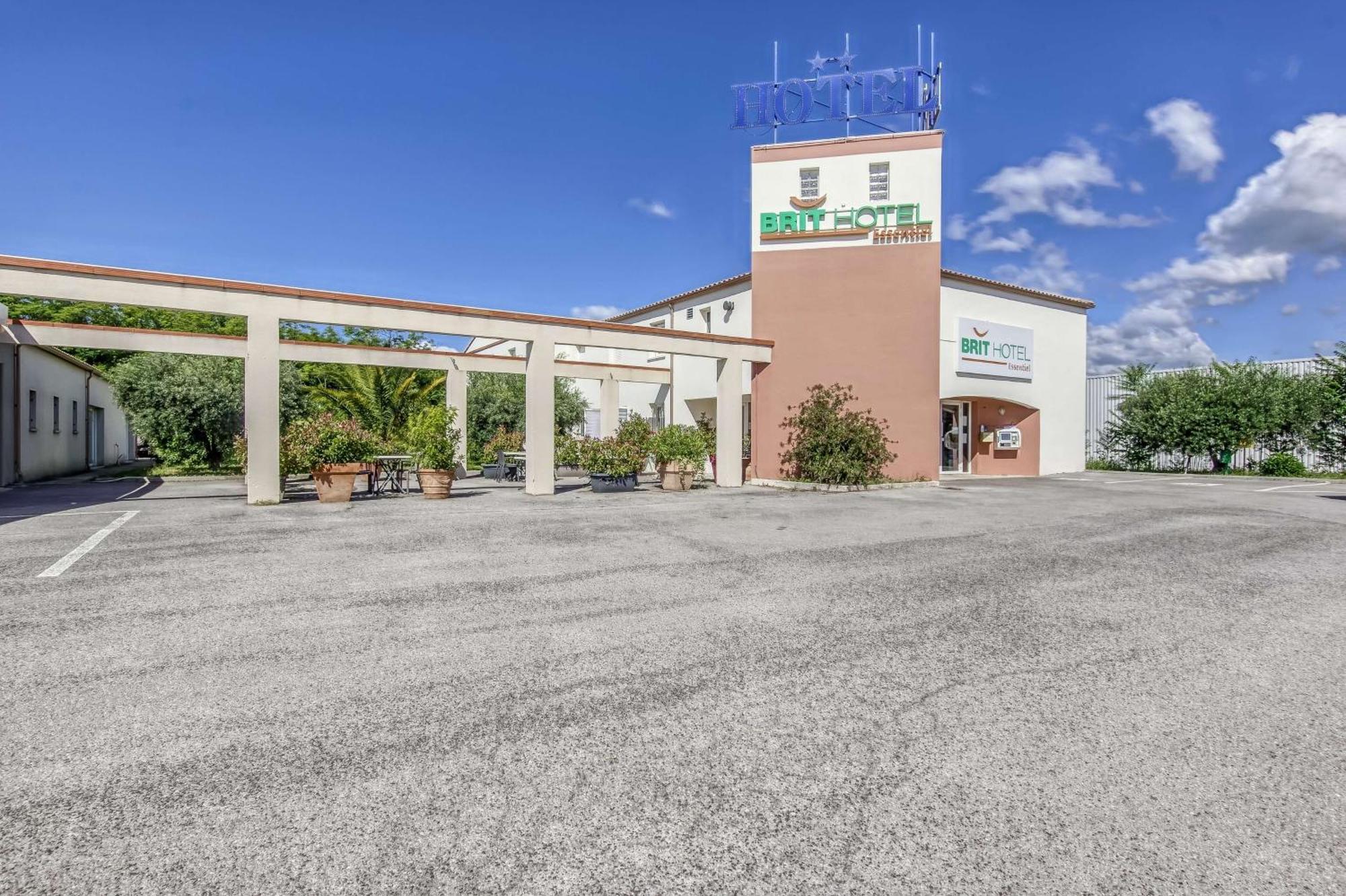 Brit Hotel Clermont-lʼHérault Exteriér fotografie